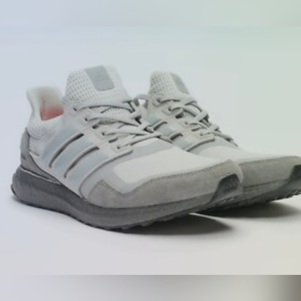 Adidas Men's Light Gray Athletic Shoes W/O Box &Tags